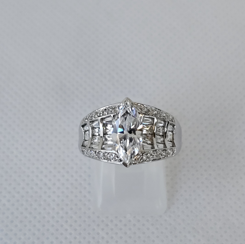 Victoria Wieck Absolute Diamond Ring Sterling Silver Size 7!